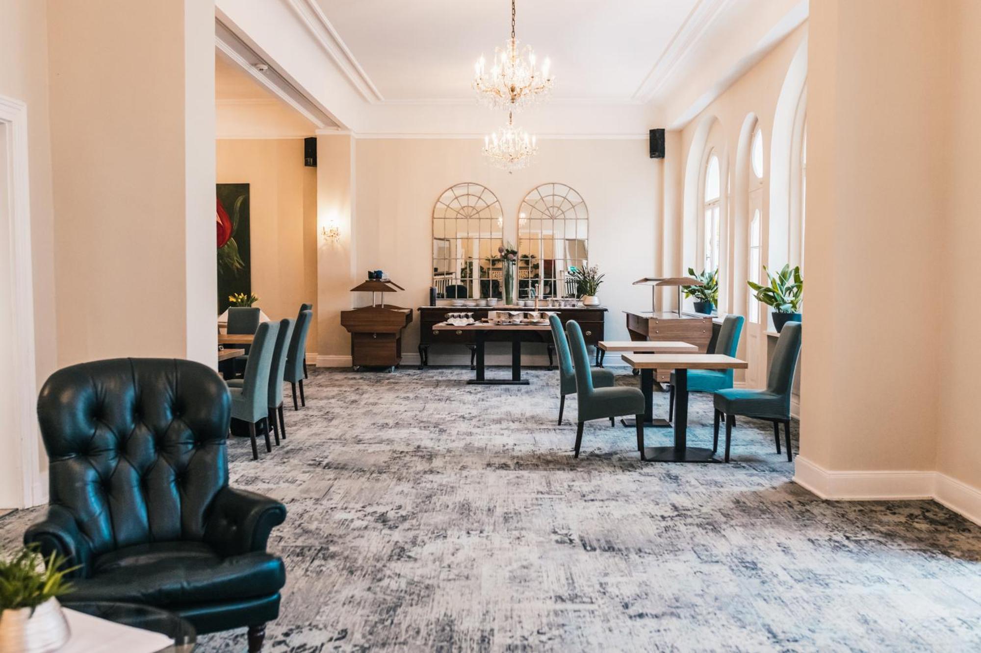 Kurhotel Quellenhof バート・ベルトリッヒ エクステリア 写真